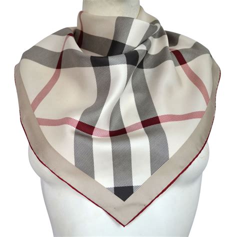 foulard femme burberry pas cher|Foulards Burberry occasion femme .